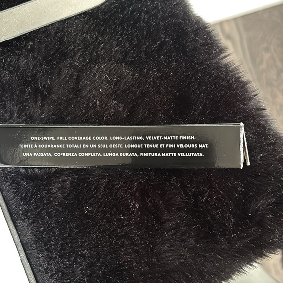 Fenty Beauty Icon Velvet Liquid Lipstick - Picture 3 of 6